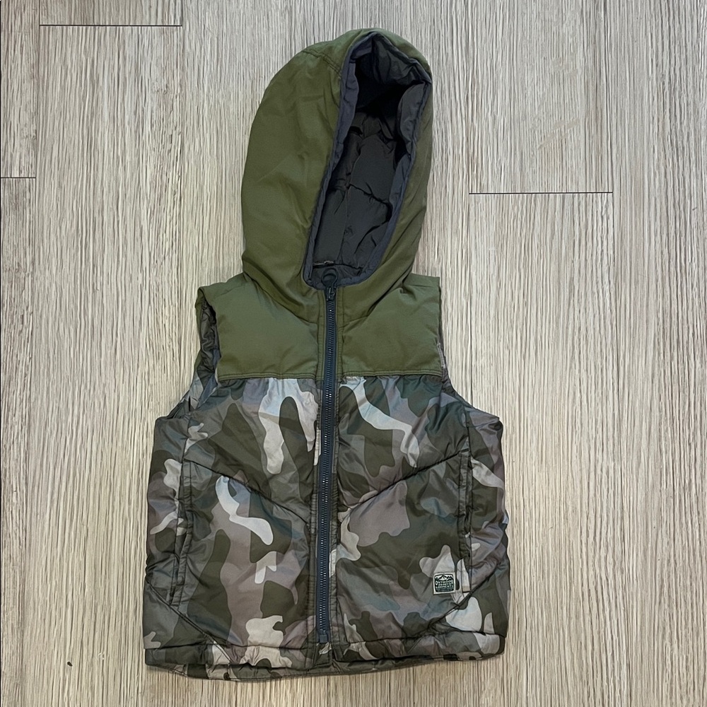 Zara Size 3-4 Kids Camouflage Hooded Vest